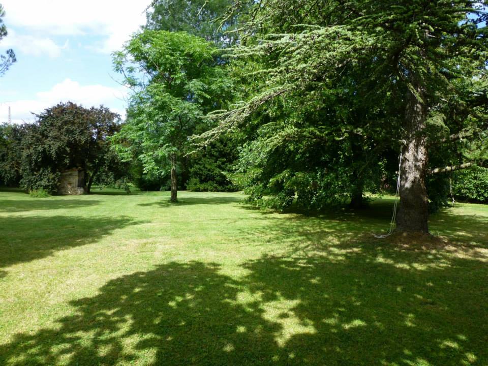 Parc du gite à Revel avec hammac